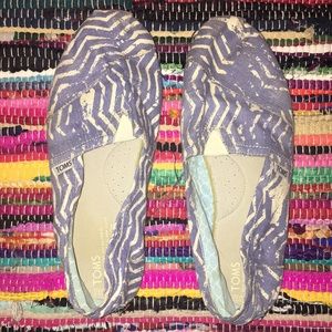 Gently Used Toms shoes